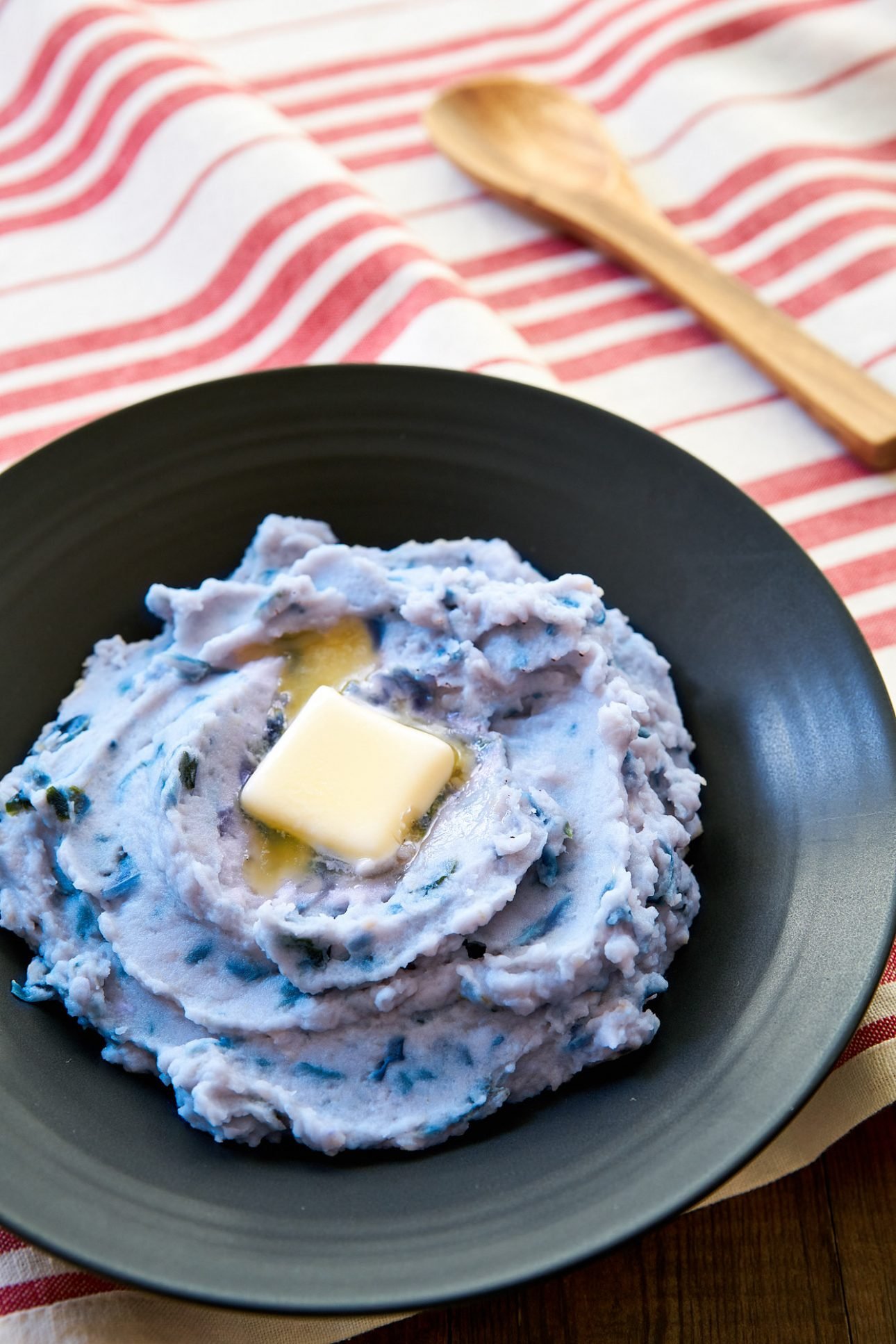 Make a patriotic side this July 4th with these naturally colored blue mashed potatoes!