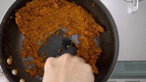 Kabocha added to the curry beef mixture to bind it together.