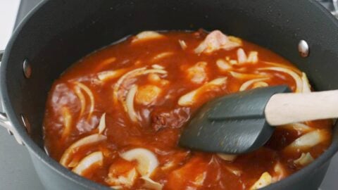 Curry soup for udon noodles.