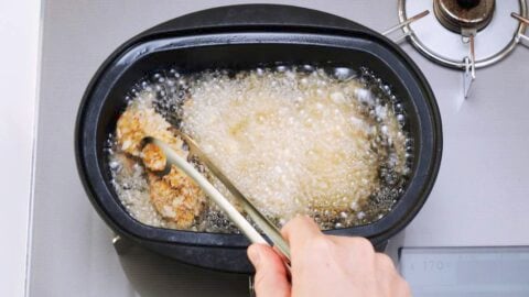 Frying oysters in oil