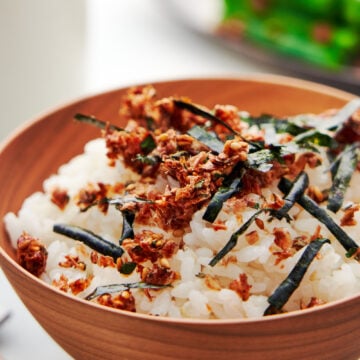 Make this delicious crispy Japanese rice seasoning with this Furikake recipe. Great on popcorn, Chex mix, and french fries.