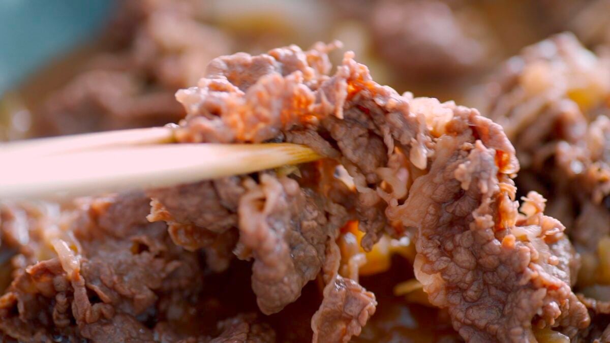 Homemade Yoshinoya-style Gyudon (Beef Bowl) in a pan.