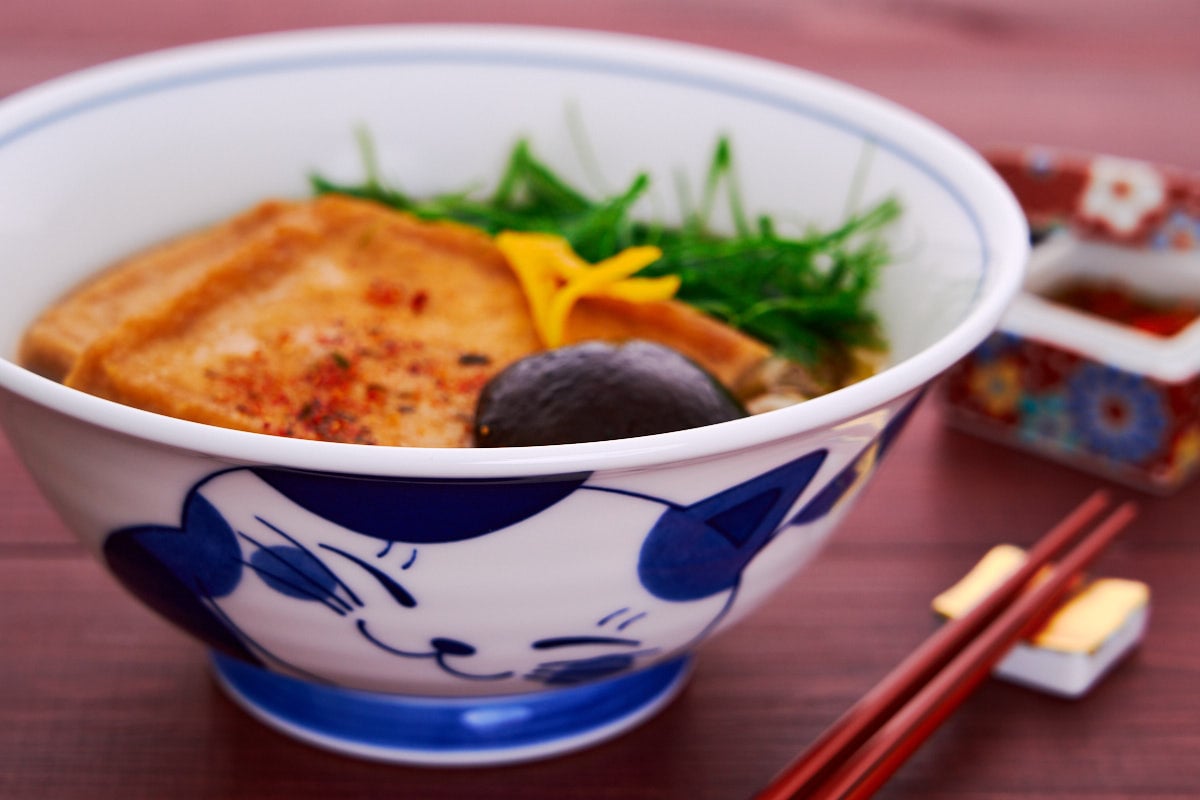 Lucky cat noodle soup bowl with Kitsune Udon.