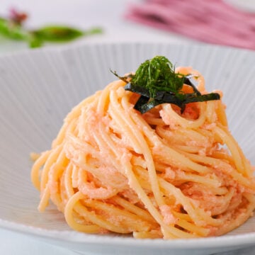 With spaghetti and spicy cod roe in a creamy sauce, this Mentaiko Pasta is a classic Japanese-Italian mashup that's as easy to make as it is delicous.