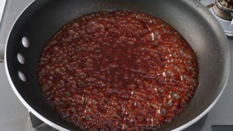 Japanese steak sauce boiling in a pan.