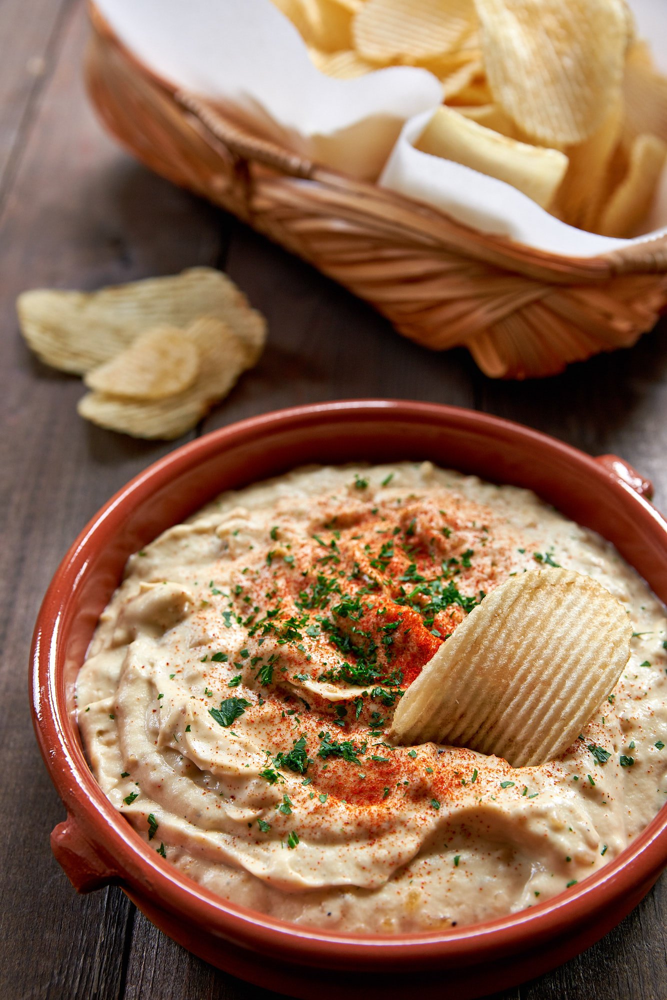 This guilt-free french Onion dip is made from scratch and loaded with sweet caramelized onions in a tangy cashew "sour cream" #plantbased #dairyfree #dip.